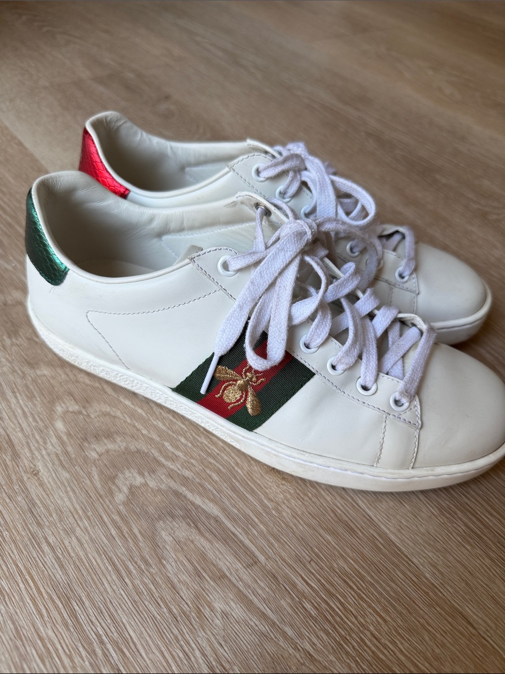 Gucci White Leather Sneakers with Green and Red Web Stripe